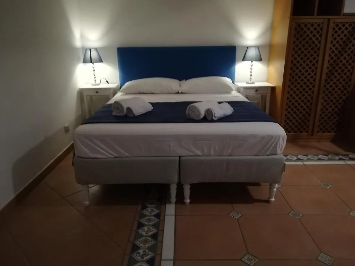 B&B House Angioino Naples 3*,